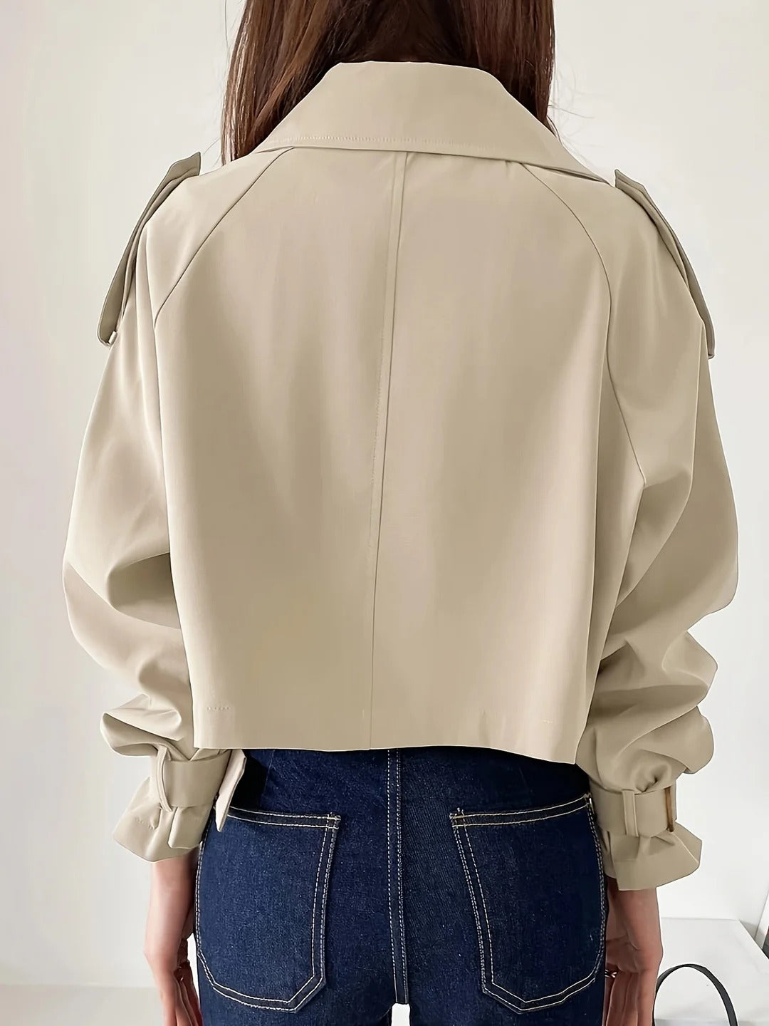 Chic Casual Short Trench Coat Effortless Style for Everyday Layers