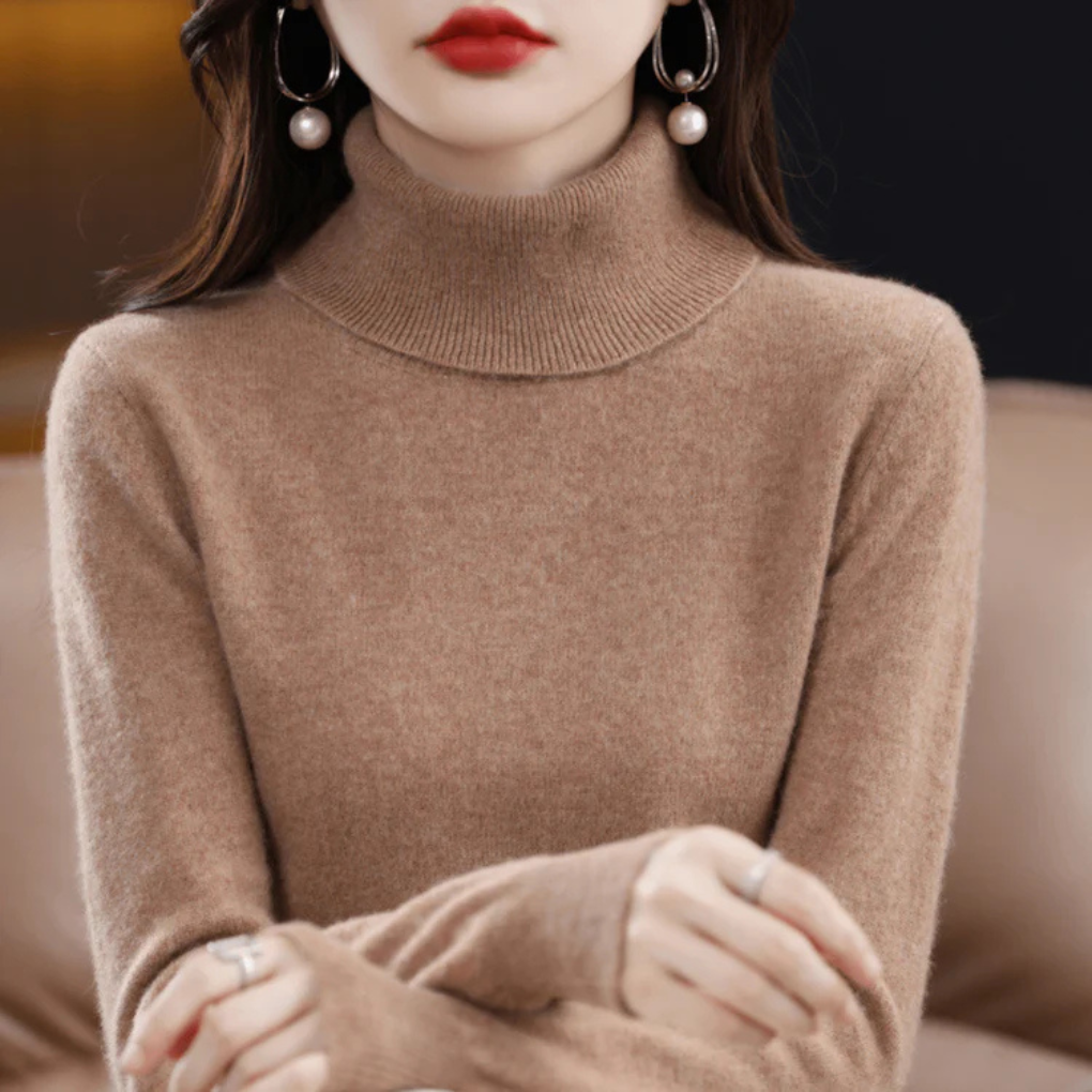 Women’s Fine-Knit Turtleneck Sweater
