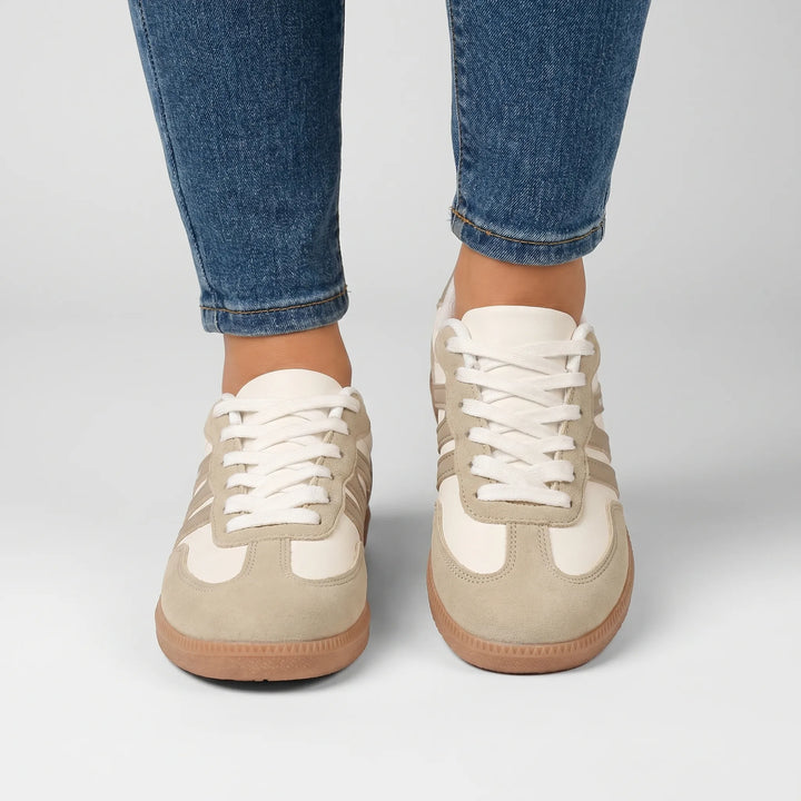 VelvoroFlat Lace-Up Retro-Stripe Trainer