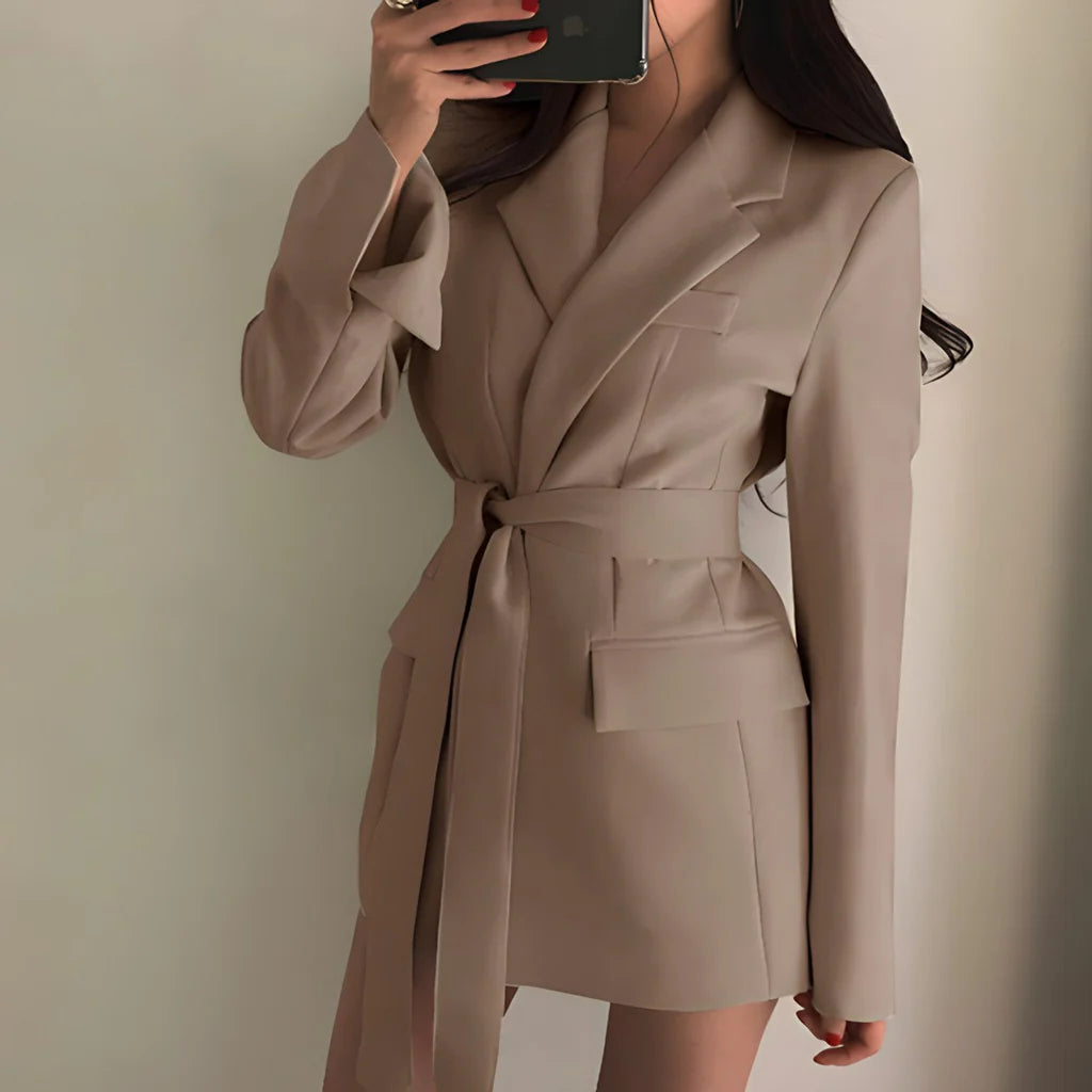 Women's Belted Blazer – Elegant Structure & Versatile Style
