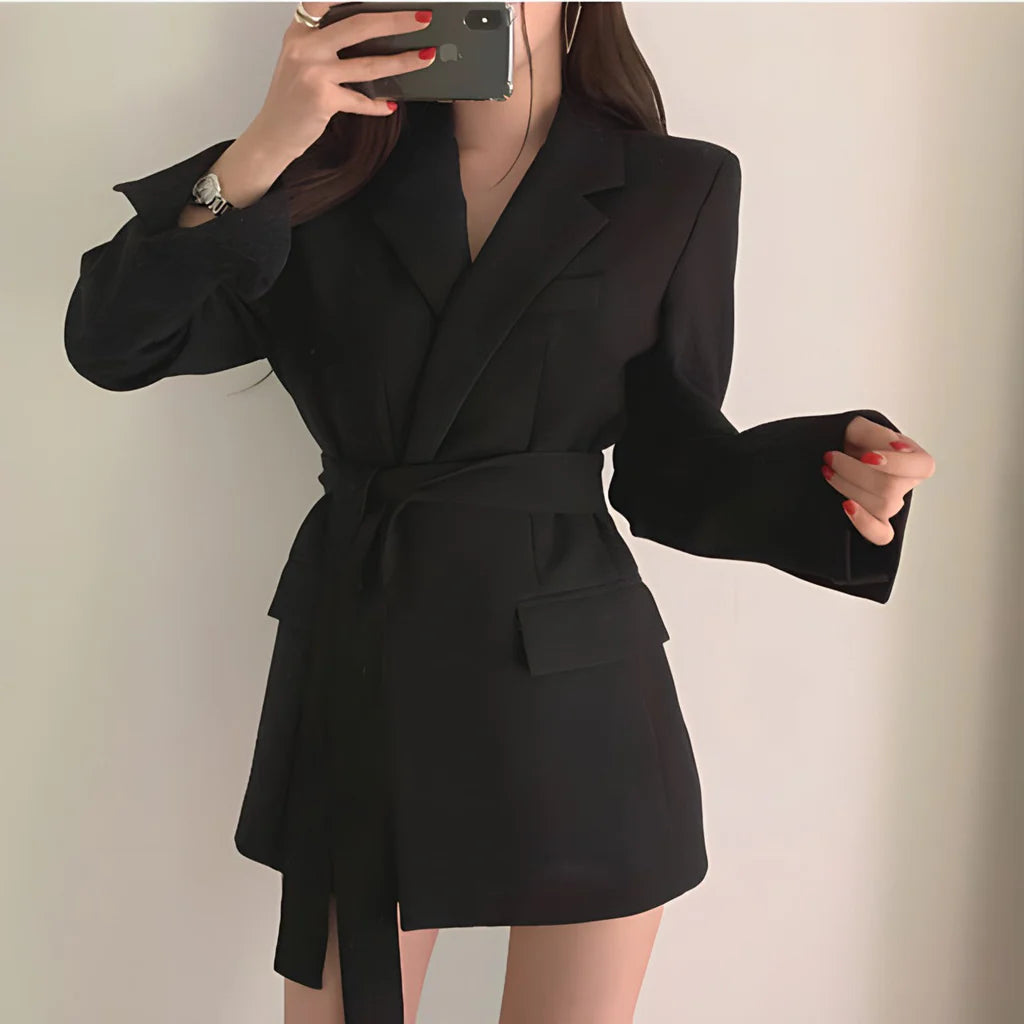 Women's Belted Blazer – Elegant Structure & Versatile Style