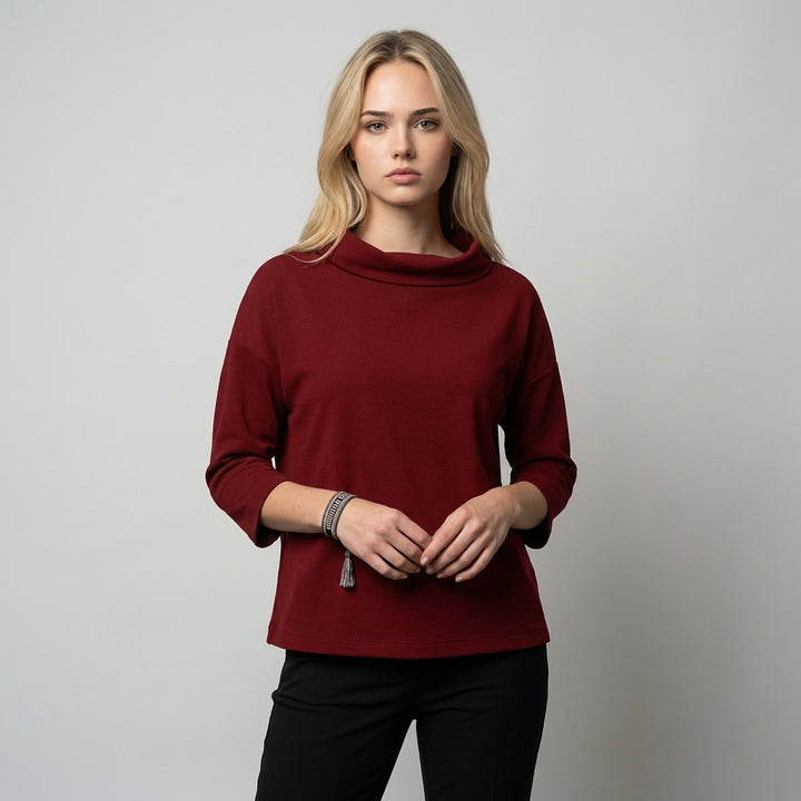 Casual Top with Wide Lapels and Half Turtleneck for a Stylish Look