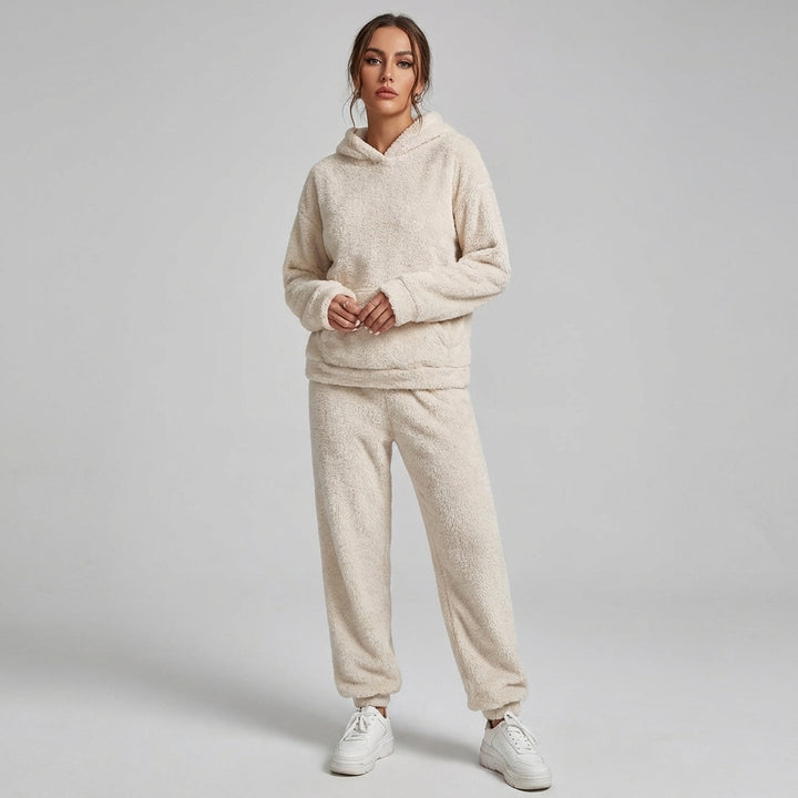 Ultra-Comfortable Teddy Hooded Housesuit Cozy Elegance for Relaxed Moments