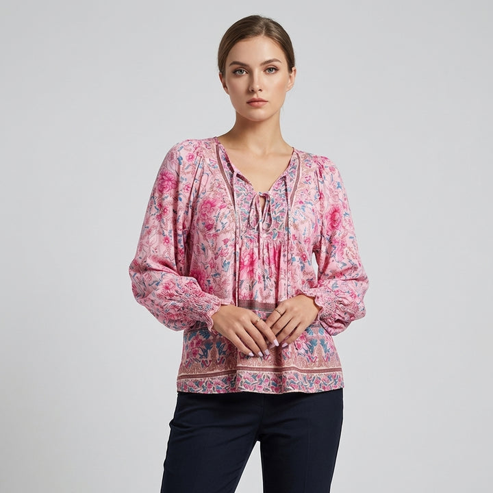 Women’s Floral Blouse – Modern Everyday Wear